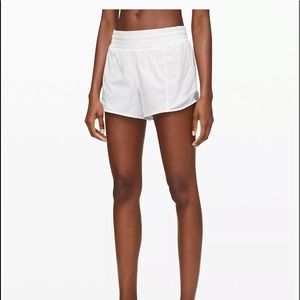 Lululemon Hotty Hot high rise lined short 4” inseam